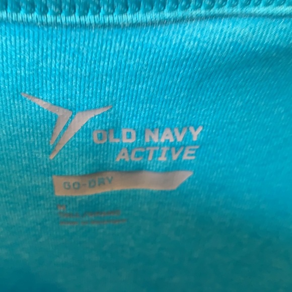 Old Navy Active Sleeveless Shirt - Picture 4 of 4